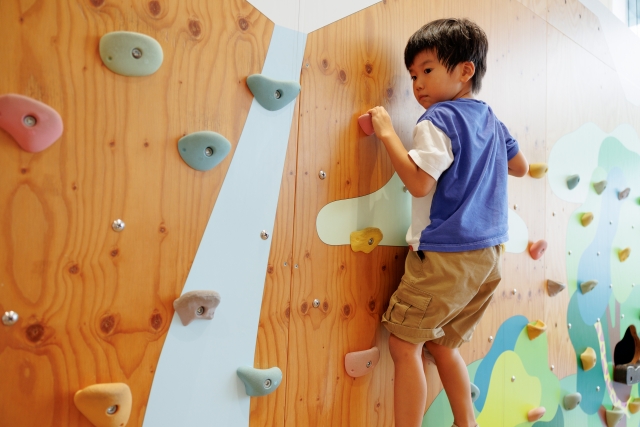 運動をする男の子